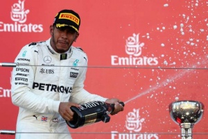 Berjaya Di GP Jepang, Hamilton Tinggal Menyentuh Juara Dunia Keempat