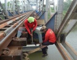 Rel Yang Rusak Akibat Banjir, &nbsp;Kembali Normal