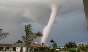 Puting Beliung Hantam Yogyakarta dan Jember, 292 Rumah Rusak Dua Meninggal
