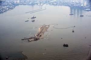 Luhut: Selama Belum Ada Solusi, Reklamasi Terus Jalan