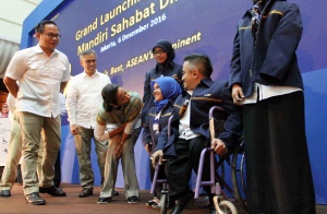 KARYAWAN KRIYA DIFABEL BANK MANDIRI