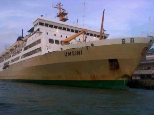 KM Umsini Ajak Warga Nikmati Pergantian Tahun di Perairan Pulau Seribu
