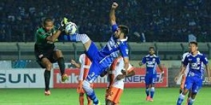 Persib Tumbang,  Diganyang Pusamania Borneo 
