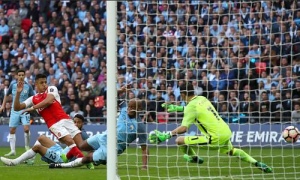 Benamkan City, Arsenal Hadapi Chelsea di Final