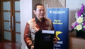 Tommy Soeharto Datangi Kantor Pajak  