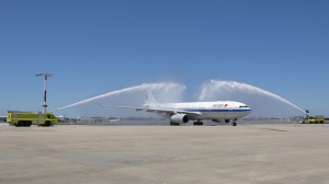 Langit Terbuka untuk Australia dan Cina