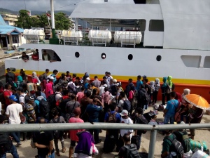 Pelabuhan Slamet Riyadi Ambon Diserbu Pemudik