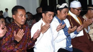 President Jokowi Sholat Tarawih Di Mesjid Andalusia Bogor 