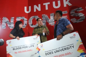 Telkom Salurkan Dana CSR Day ke DOES University