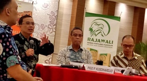 INDOCEMENT KEMBANGKAN BISNIS