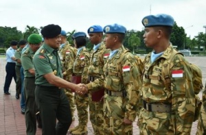 Kontingen  Garuda XXXXV-B Disambut Hangat Panglima TNI Jendral Gatot Nurmantyo,