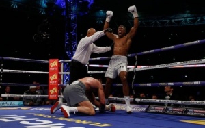 Robohkan Klitschko Tiga Kali, Joshua Satukan Gelar Juara Dunia Kelas Berat