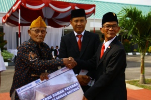 Diding S Anwar Memimpin Peringatan HUT Ke-72 Republik Indonesia   