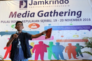 TARGET VOLUME PENJAMINAN KREDIT 