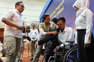 KARYAWAN KRIYA DIFABEL BANK MANDIRI