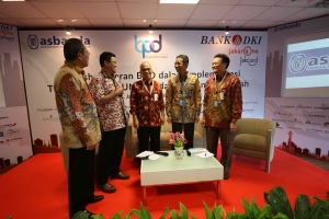  PERSIAPAN TRANSAKSI UANG NON TUNAI PADA PEMERINTAH DAERAH