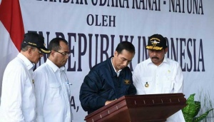 Presiden Joko Widodo Resmikan Teminal Bandara Ranai