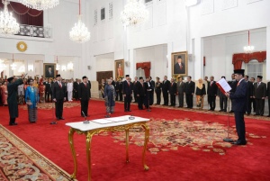 Presiden Jokowi  Lantik Enam  Duta Besar di Istana Negara