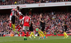 Diselamatkan Wasit, Arsenal Tahan City 