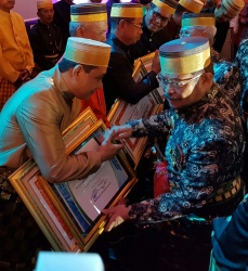 Pelindo IV Raih Dua Penghargaan Pemda Sulsel