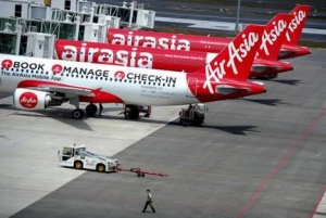 AirAsia Buka Lapak Di Pesawat