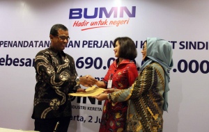  KREDIT SINDIKASI UNTUK PENGADAAN KERETA