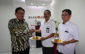 KANTOR KAS BANK DKI DI BLOK M SQUARE
