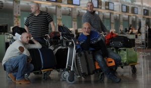 Antrian Imigrasi 8 Jam Buat 1.000 Penumpang Ketinggalan Pesawat