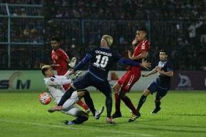 Arema Ke Final Setelah Bantai Semen Padang 