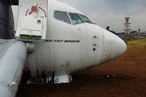 Pesawat Carter Tergelincir Di Halim