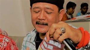 Paranormal Ki Gendeng Pamungkas Ditangkap Polisi
