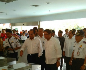 Soal Tol Laut, Menhub Minta Masukan Stakeholder 
