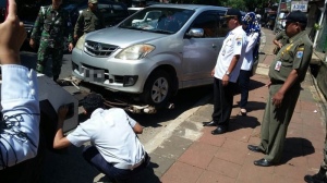 Menelisik Aksi Derek, Pemda DKI  