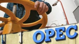 OPEC Sepakat Tetap Kurangi Produksi