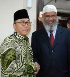 ZAKIR NAIK BERTEMU ZULKIFLI HASAN