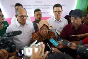 Tangis Haru Walikota Surabaya Tri Rismaharini