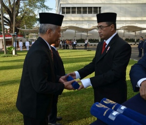 30 Tahun Mengabdi,  Dirjen Hubla Dapat Penghargaan Presiden RI