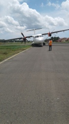 WingAir Terperosok Keluar Landasan  di Ketapang