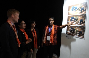 PAMERAN KOMIK DAN KARTUN