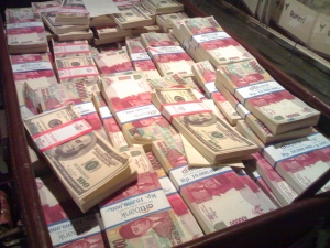 Rupiah Menguat Tipis Walau Sebelumnya Sempat Melemah