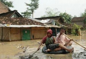 Warga Bojonegoro di Kawasan Bengawan Solo Siaga Satu