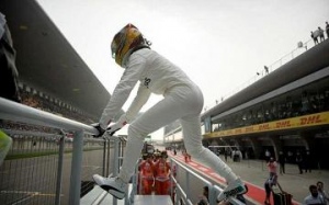 GP F1 China: Ungguli Vettel, Hamilton Raih Pole 