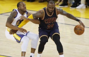 Final NBA 2017: Warriors Sapu Bersih Dua Game Awal