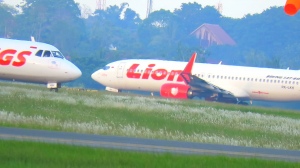 Lion Air dan Wings  Saling Senggolan
