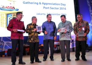  PENGEMBANGAN SEKTOR KEPELABUHANAN