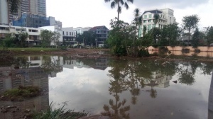 Ahok Akan Gusur Bangunan  Di Sepanjang Kali Krukut Kemang