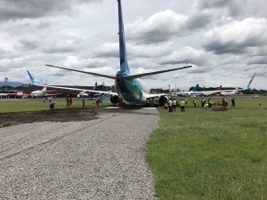 Pesawat GA 258 Berhasil Dipindahkan Dari Runway