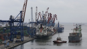 Di Tanjung Priok, Pelayaran Bebas Denda Keterlambatan