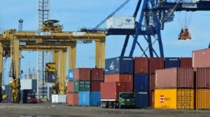 Makassar Tingkatkan Produksi Bongkar-Muat Hingga 10 Ribu Ton/Hari
