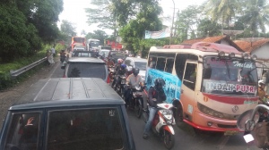 Derita Pemudik, Terjebak Macet Di Lintas Bumiayu
